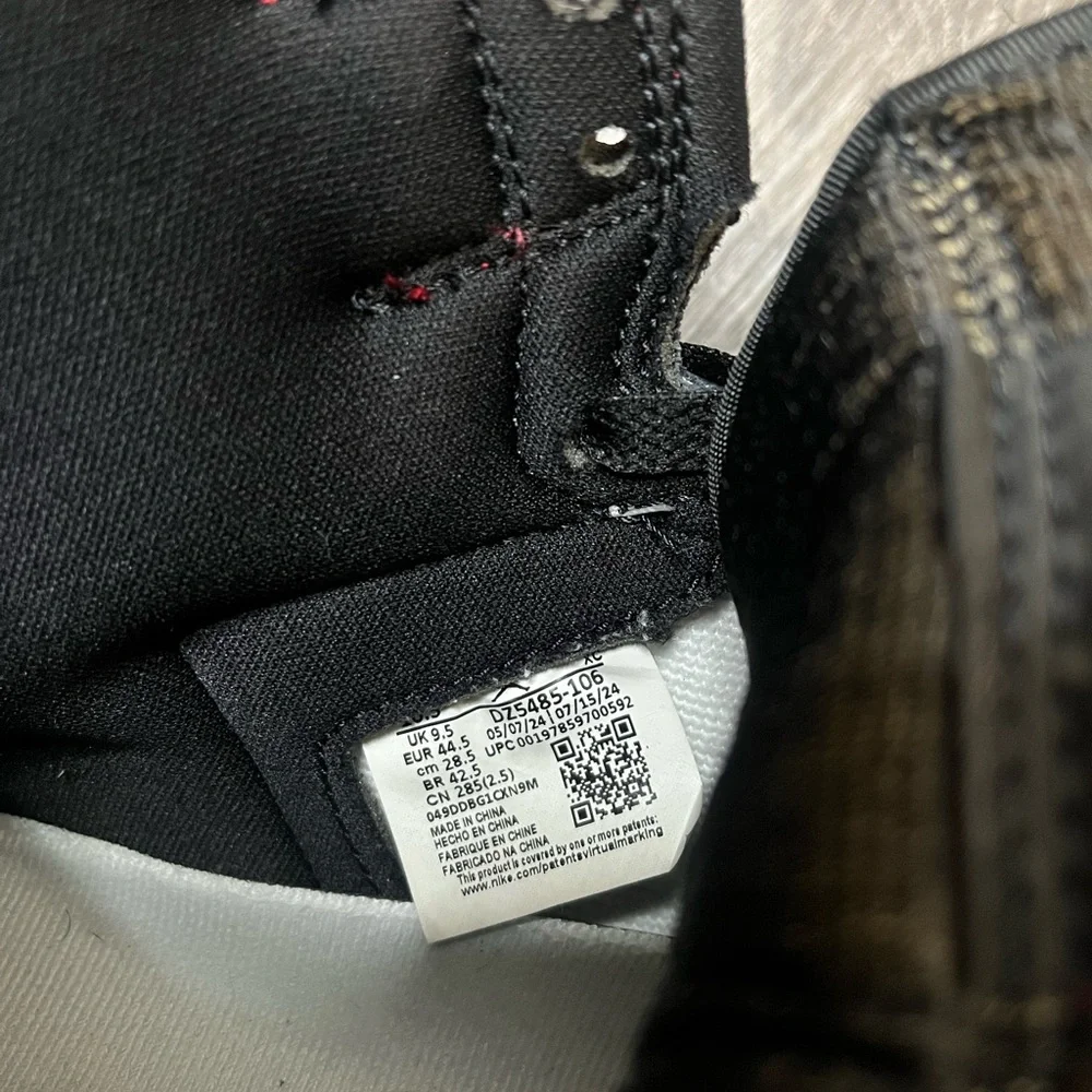 Jordan High-Top Sneakers - Black/White/Red
